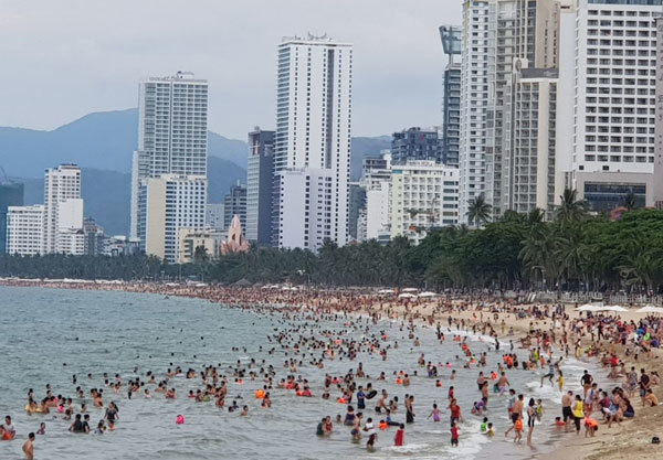 Hướng mở cho du lịch Khánh Hòa khi Nha Trang ‘đông nghẹt’